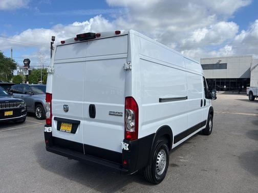 Bright White Clearcoat 2026 RAM ProMaster 2500 High Roof