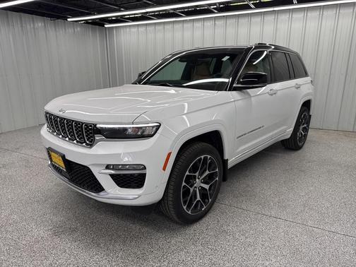 2025 Jeep Grand Cherokee Summit