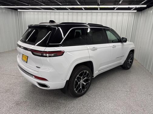 2025 Jeep Grand Cherokee Summit