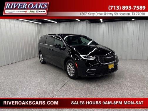 Diamond Black 2026 Chrysler Pacifica Select