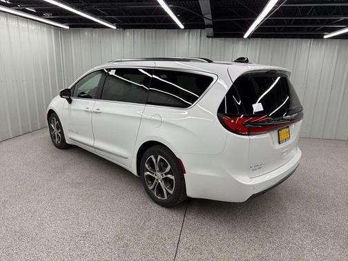 2026 Chrysler Pacifica Pinnacle