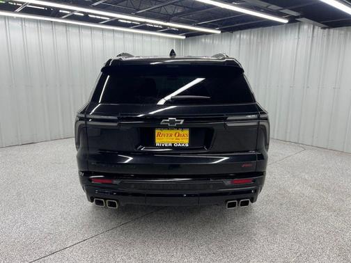 Black Metallic 2024 Chevrolet Traverse RS