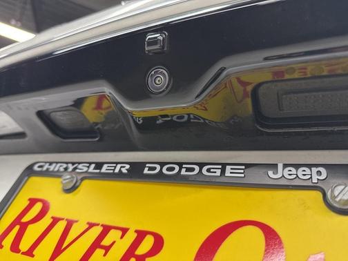 2025 Jeep Wagoneer Base