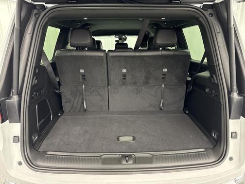 2025 Jeep Wagoneer Base