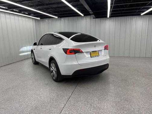2024 Tesla Model Y Long Range