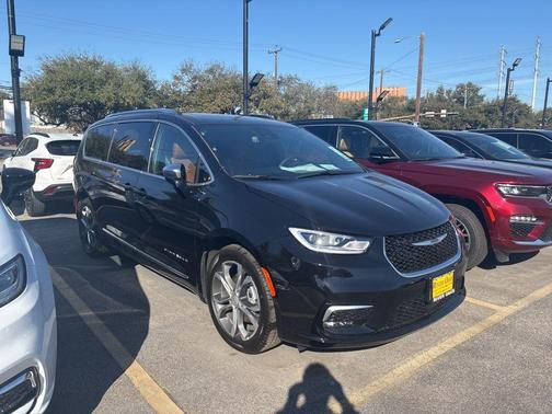 2026 Chrysler Pacifica Pinnacle