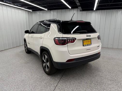 White Clearcoat 2018 Jeep Compass Latitude