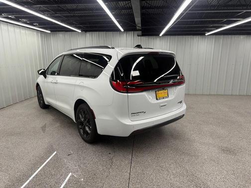 Bright White 2027 Chrysler Pacifica LIMITED