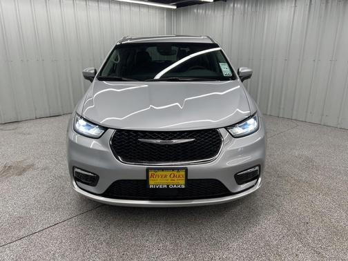 2023 Chrysler Pacifica Touring-L