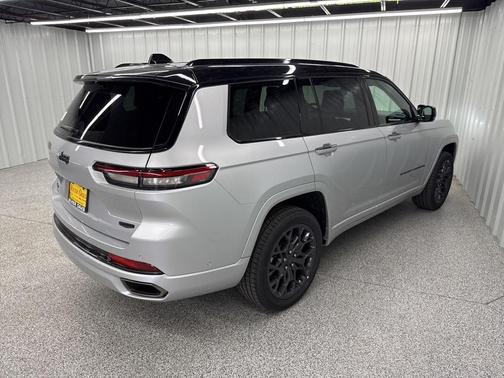 2025 Jeep Grand Cherokee L Summit