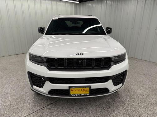 Bright White Clearcoat 2026 Jeep Grand Cherokee Limited