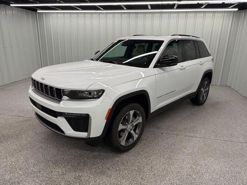 Bright White Clearcoat 2026 Jeep Grand Cherokee Limited