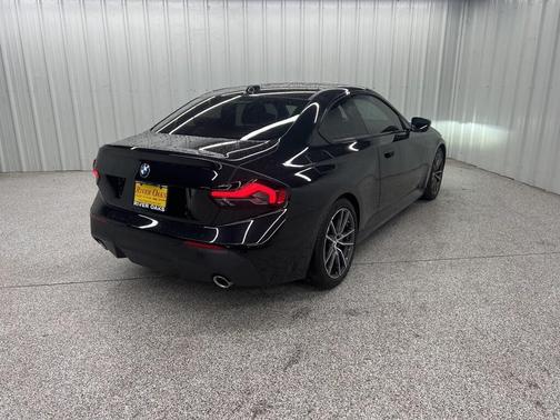2024 BMW 230 i