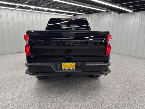 2022 Chevrolet Silverado 1500 Custom Trail Boss