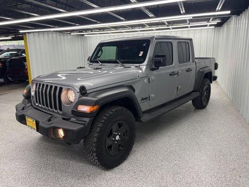 2020 Jeep Gladiator Sport