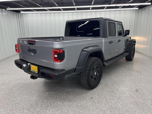 2020 Jeep Gladiator Sport