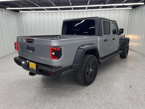 2020 Jeep Gladiator Sport