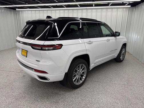 2025 Jeep Grand Cherokee Summit