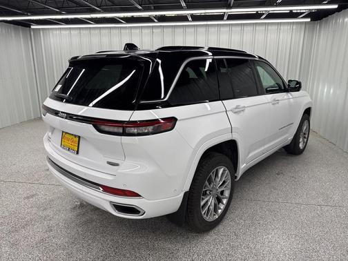 2025 Jeep Grand Cherokee Summit