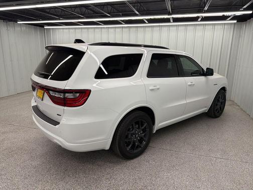 White Knuckle Clearcoat 2026 Dodge Durango GT HEMI V8