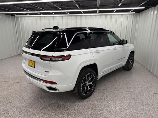 2025 Jeep Grand Cherokee Summit