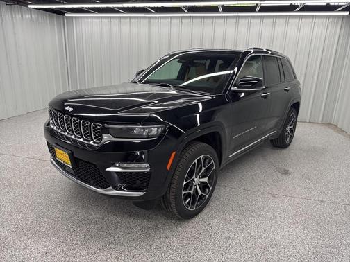 2025 Jeep Grand Cherokee Summit