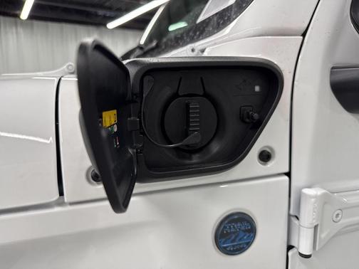 2025 Jeep Wrangler 4xe Sport