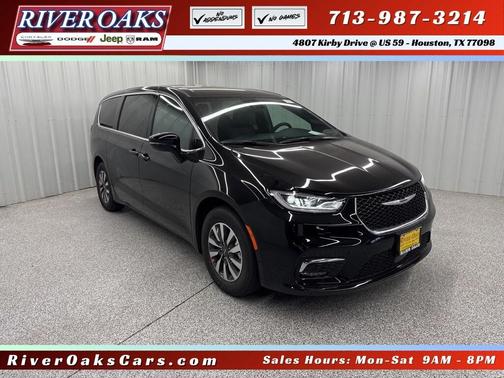 2025 Chrysler Pacifica Hybrid Select