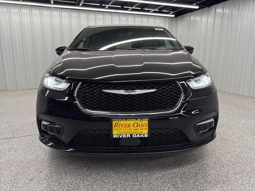 2025 Chrysler Pacifica Hybrid Select