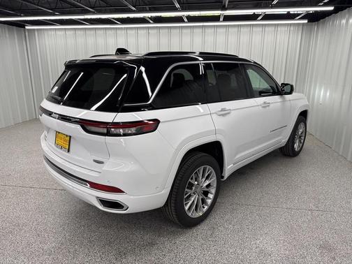 2025 Jeep Grand Cherokee Summit