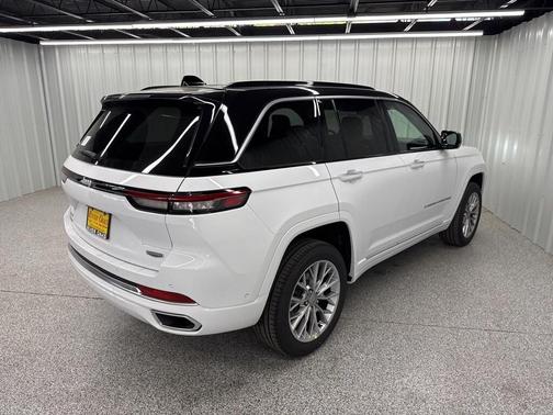 2025 Jeep Grand Cherokee Summit