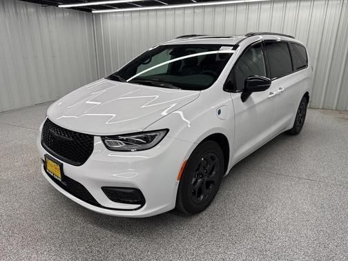 2025 Chrysler Pacifica Hybrid Select