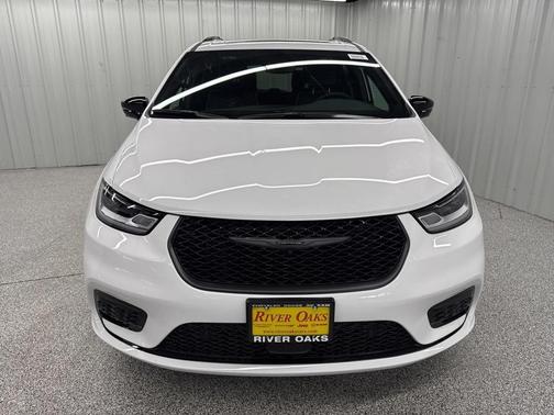 2025 Chrysler Pacifica Hybrid Select