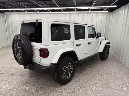 Bright White Clearcoat 2024 Jeep Wrangler Sahara