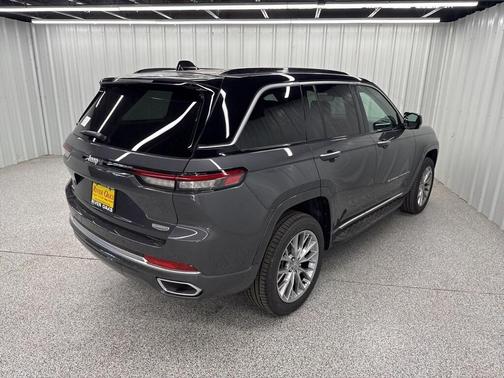 2025 Jeep Grand Cherokee Summit