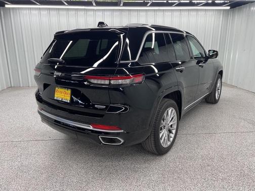 2024 Jeep Grand Cherokee Summit