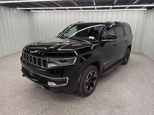 2025 Jeep Wagoneer Base