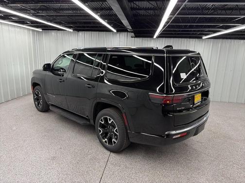 2025 Jeep Wagoneer Base