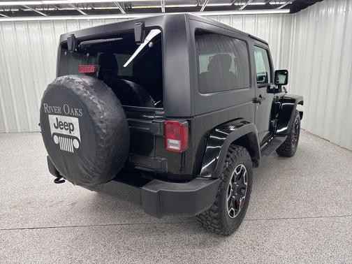 Black Clearcoat 2016 Jeep Wrangler Sahara