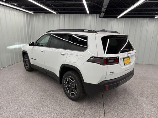 Bright White Clearcoat 2026 Jeep Cherokee LAREDO/LIMITED