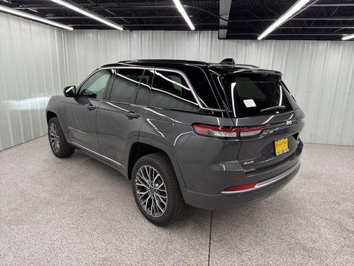 Metallic 2026 Jeep Grand Cherokee Summit