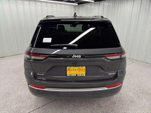 Metallic 2026 Jeep Grand Cherokee Summit