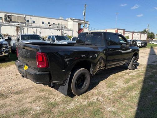 Diamond Black 2027 RAM 3500 Laramie