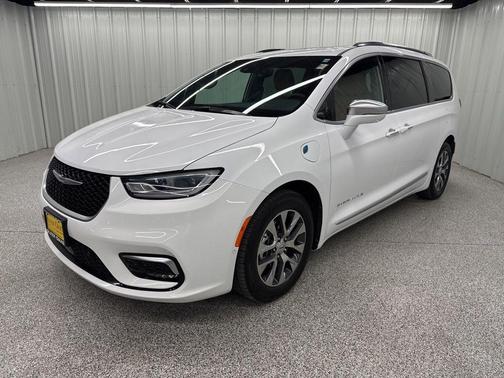 Bright White Clearcoat 2022 Chrysler Pacifica Hybrid Pinnacle