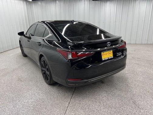 Obsidian Black 2022 Lexus ES 300h