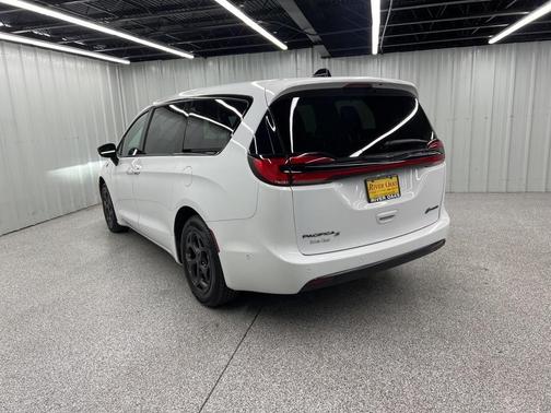 2023 Chrysler Pacifica Hybrid Limited