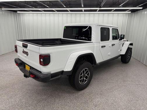 Bright White Clearcoat 2026 Jeep Gladiator Rubicon