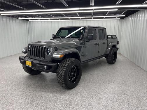 2023 Jeep Gladiator Sport