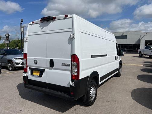 Bright White Clearcoat 2026 RAM ProMaster 2500 High Roof