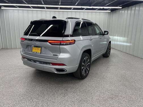 2023 Jeep Grand Cherokee 4xe Overland